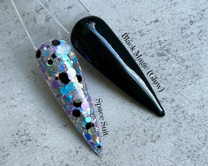 Photo shows swatch of Dipnotic Nails Dipnotic Remix 32- LIMITED EDITION Nail Dip Powder Collection