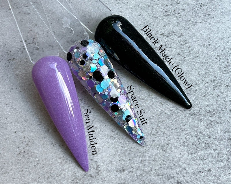 Photo shows swatch of Dipnotic Nails Dipnotic Remix 33- LIMITED EDITION Nail Dip Powder Collection